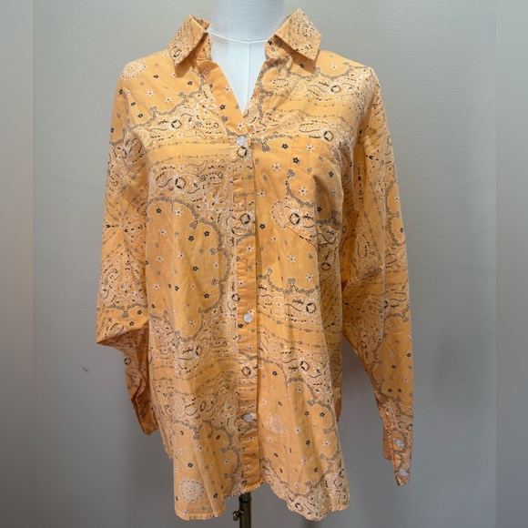 POL Tops - NWOT POL Paisley Shirt